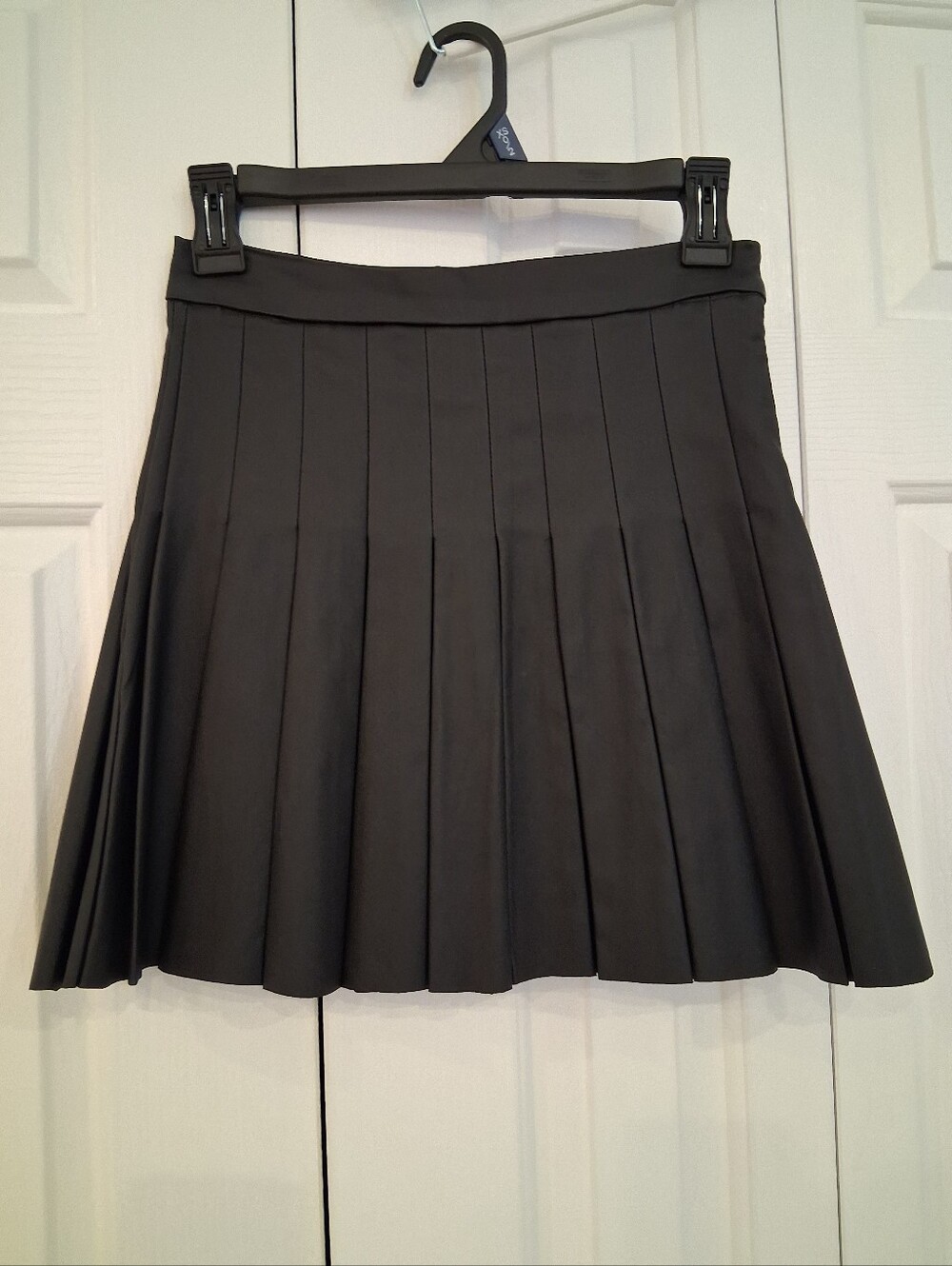 Faux Leather Pleated Women's Skirt - Picture 4 of 10
